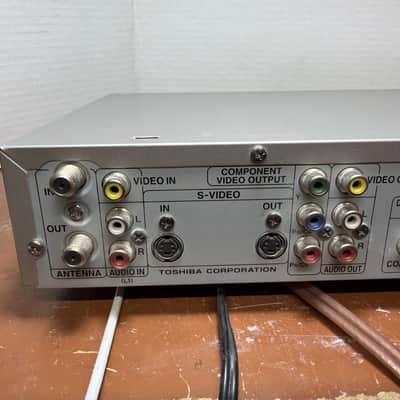 Toshiba D-RW2 DVD Video Recorder D-RW2-S-TU - w Remote Tested On Play AND Record image 9