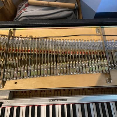 Fender Rhodes Suitcase Piano 88-Key Electric Piano Rounded Top image 11
