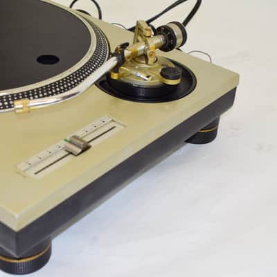 Technics SL-1200MK2 Direct Drive Turntable w/ Odyssey Road Case image 11