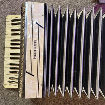*Taking Offers* Hohner Imperial III Piano Accordion 26-Key 1930-1939 - Ivory/White image 19