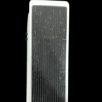 Dunlop 105Q Cry Baby Bass Wah 1999 - Present - White X11436 image 1