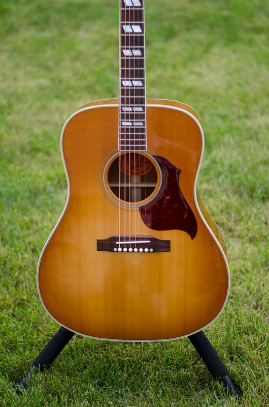 Gibson Hummingbird Artist 2008 Honeyburst image 1