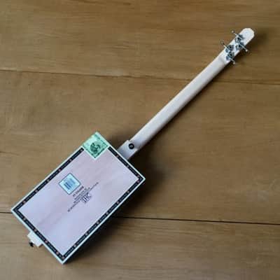 Cigar box  guitar 4 cordes StLouis Punch micro 4 plots image 9