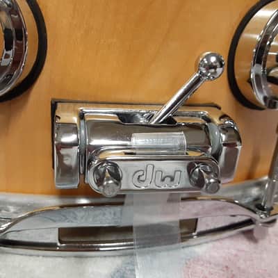 DW Collector's Maple VLT 14"x6" 10 lug snare - Natural Maple image 7