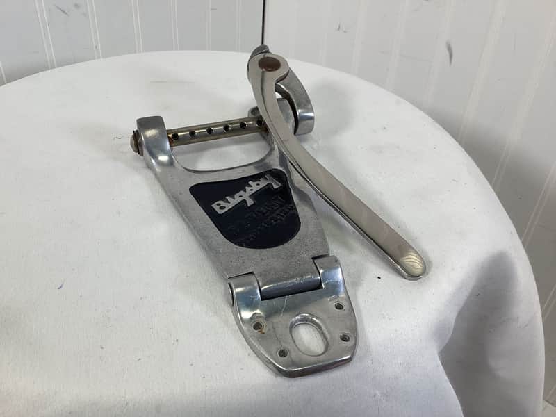 Bigsby B7 OR B3 EX SHORT TAILPIECE W/BAR image 1