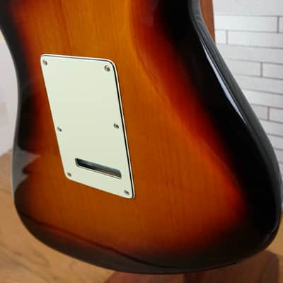 Fender Player Plus Meteora HH - 3-Color Sunburst image 16
