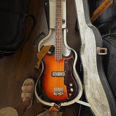 Westone Concord 2 II Bass guitar w original case PJ 1983 Red | Reverb