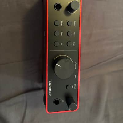 Focusrite Scarlett 2i2 4th Gen USB Audio Interface 2023 - Present - Red image 7