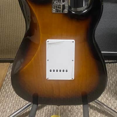 Squier Affinity Series Stratocaster Left-Handed with Laurel Fretboard 2019 - Brown Sunburst image 3