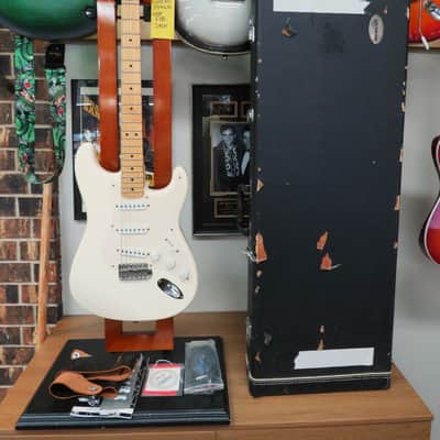 2004 Fender Jimmie Vaughan Tex-Mex Signature Stratocaster - Olympic White image 2