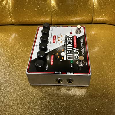 Electro-Harmonix Memory Boy Analog Delay / Chorus / Vibrato 2009 - Present - Black / White / Red used image 5