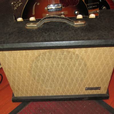Silvertone Model 1459 3-Watt 1x8 Guitar Combo