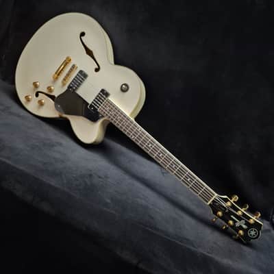 1988 Yamaha AES 1500 Semi-Hollow Body Jazz Guitar w / Case image 2