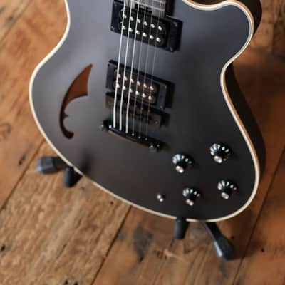 EVH SA-126 Special - Stealth Black image 12
