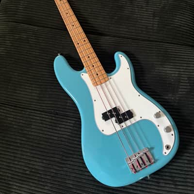 Fender Player II Precision Bass 2024 - Present - Aquatone Blue image 1