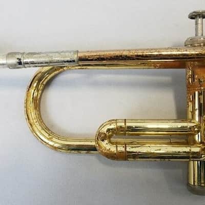 Yamaha YTR-2320 Trumpet Brass w/ case mouthpiece, Japan. Acceptable Condition image 5