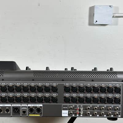 Behringer X32 40-Input 25-Bus Digital Mixing Console image 11