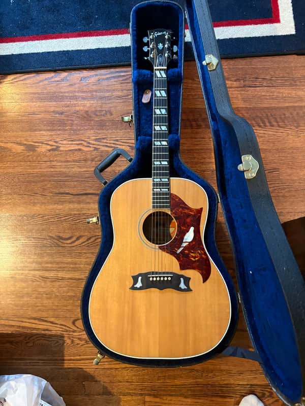 Gibson Dove 1968 - 1974 - Natural