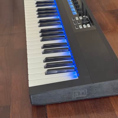 Native Instruments Komplete Kontrol S61 2010s - Black image 2