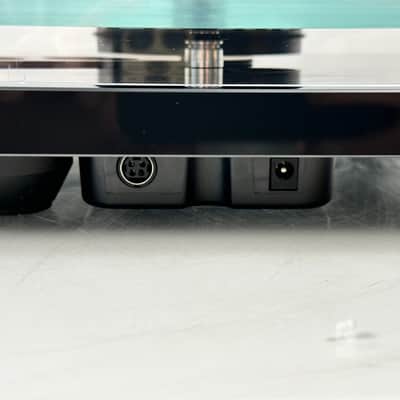 Rega P3 Planar Three Turntable image 14