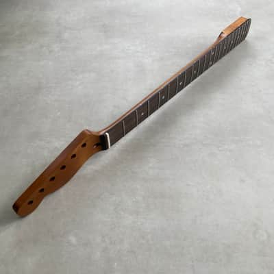 Left Hand Roasted Maple / Rosewood Telecaster neck - Nitro Satin - SS Frets - Bone nut image 3