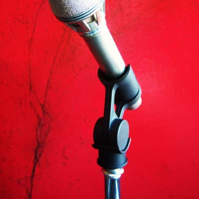 Vintage 1970's AKG D190E dynamic cardioid microphone w mic clip & pouch Low Z 200 OHMS D1000E # 3 image 6