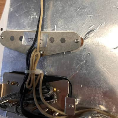 2x Fender Custom 69 Pickups neck and middle image 3