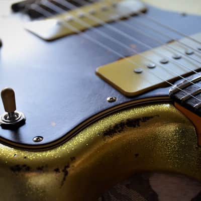 American Fender Jazzmaster Relic  Custom  Nitro Gold Sparkle G&G Case image 8