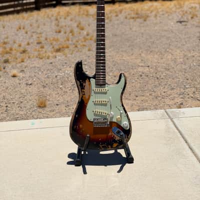 Fender Mike McCready Signature Stratocaster 2023 - Present - 3-Color Sunburst Relic image 1