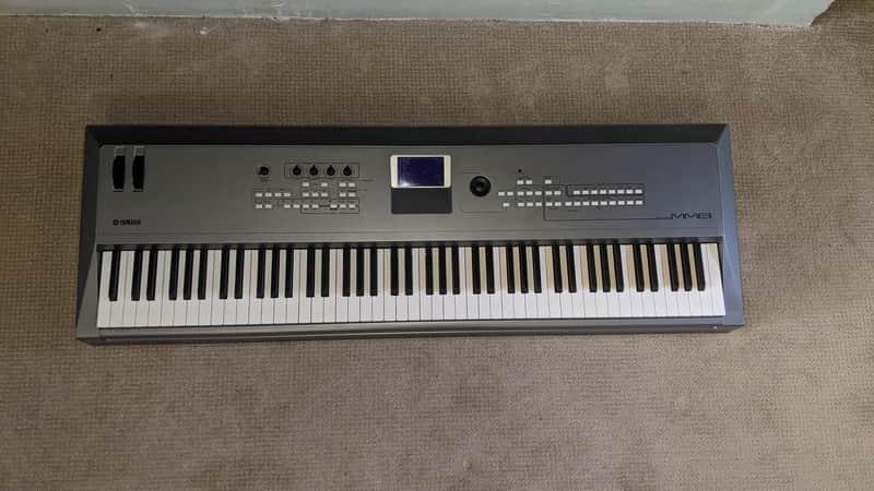 Yamaha MM8 Synthesizer 2010s - Silver image 1