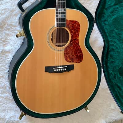 Guild f50r jumbo body acoustic   guitar made in   the USA original Hardshell case image 14