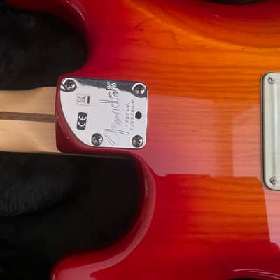 Fender Stratocaster Deluxe 2014 - Red image 3