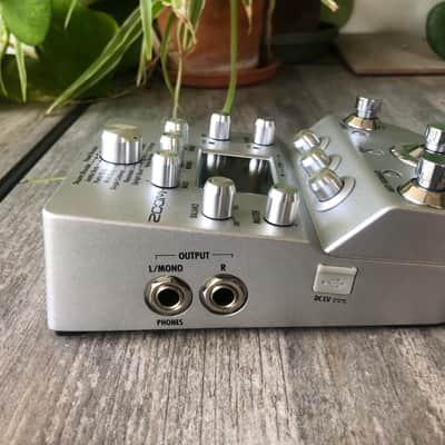 Zoom A3 Acoustic Creator Pedal - Silver image 4
