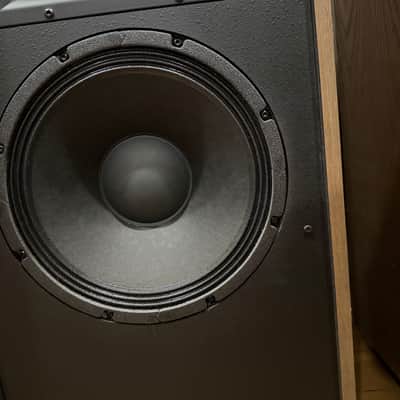 Klipsch Forte IV 2022 - Distressed Oak - Lambswool Grill image 3