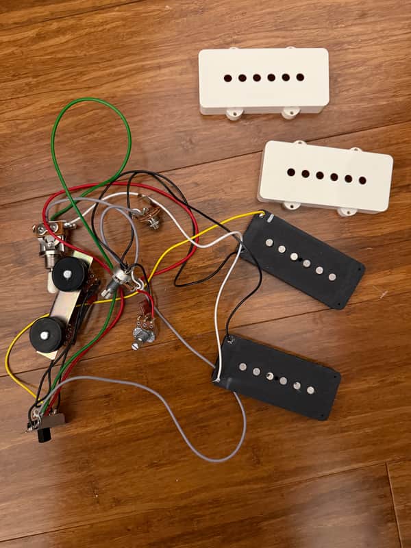 Fender Squire Jazzmaster - Complete drop-in Harness image 1