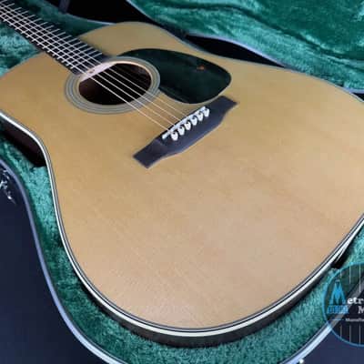Martin D-28 Standard w/Hardshell Case - Satin Natural image 2