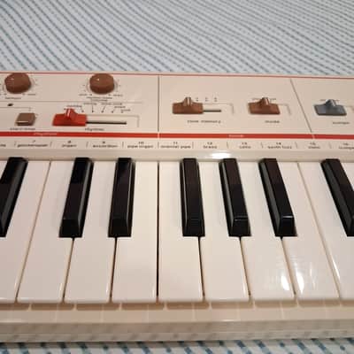 Casio MT-40 Casiotone 37-Key Synthesizer 1981 - 1982 - White image 5