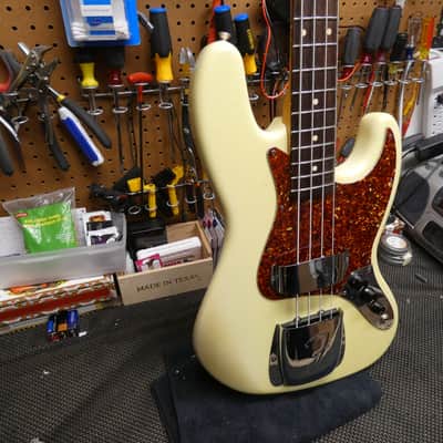 Fender Custom Shop '64 Jazz Bass 2002 - Reliced Olympic White image 3