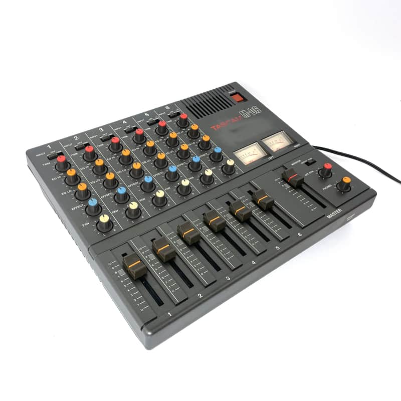 TASCAM M-06 6ch ステレオ アナログミキサー 通電確認済 TASCAM M-06 6ch ステレオ アナログミキサー 通電確認済 TASCAM M-06