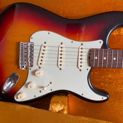 Fender American Vintage '62 Stratocaster 2012 - 3-Color Sunburst image 2