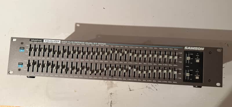 Samson E62 1/3 Octave Dual 31 Band Graphic Equalizer image 1