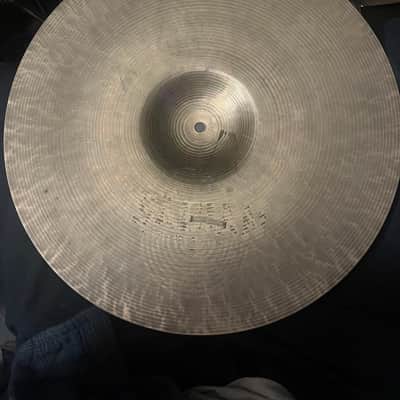 [VIDEO] Sabian 18" HH New Symphonic Medium Light Orchestral Cymbals (Pair) 2010s - Traditional image 2