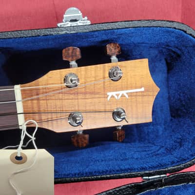 Kamaka Baritone Ukulele HF4 with Case 2025 - Solid Koa image 17