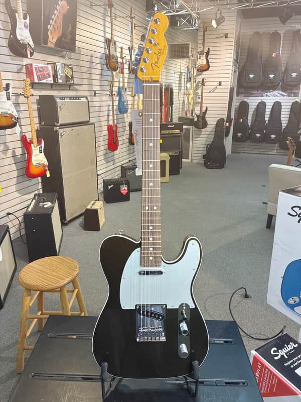 Fender 0118030790 American Ultra Telecaster, Rosewood Fingerboard - Texas Tea