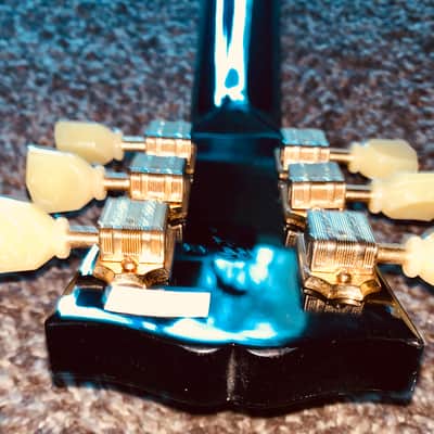 2008 Gibson Les Paul Studio black and gold electric guitar made in the usa Hardshell case image 13
