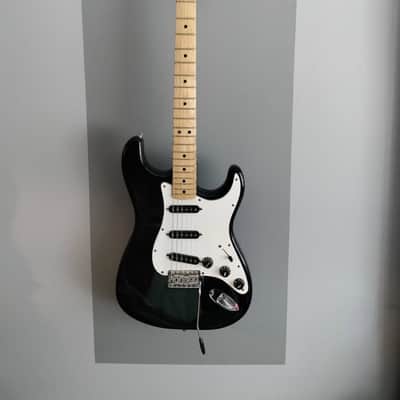 Fender International Series Stratocaster with Maple Fretboard 1979 - 1982 - Cathay Ebony. image 1