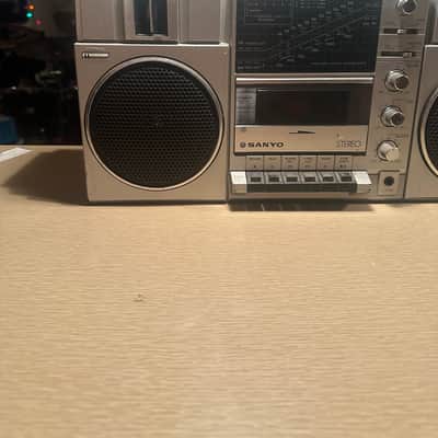 WORKS Sanyo Ghetto Blaster M-9815K Radio Cassette Player Boombox Fully Working image 4