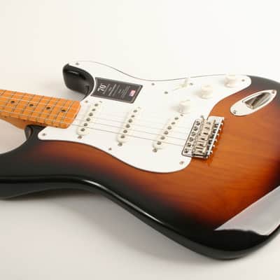 Fender 70th Anniversary American Vintage II 1954 Stratocaster Maple Fingerboard 2-Color Sunburst V704218 image 10
