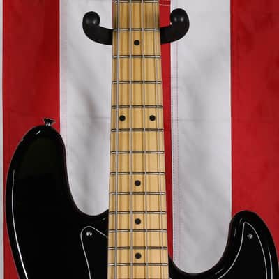 Fender Standard Jazz Bass - Black image 4
