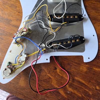 Squire Stratocaster 1989 - White Loaded Pickguard image 4